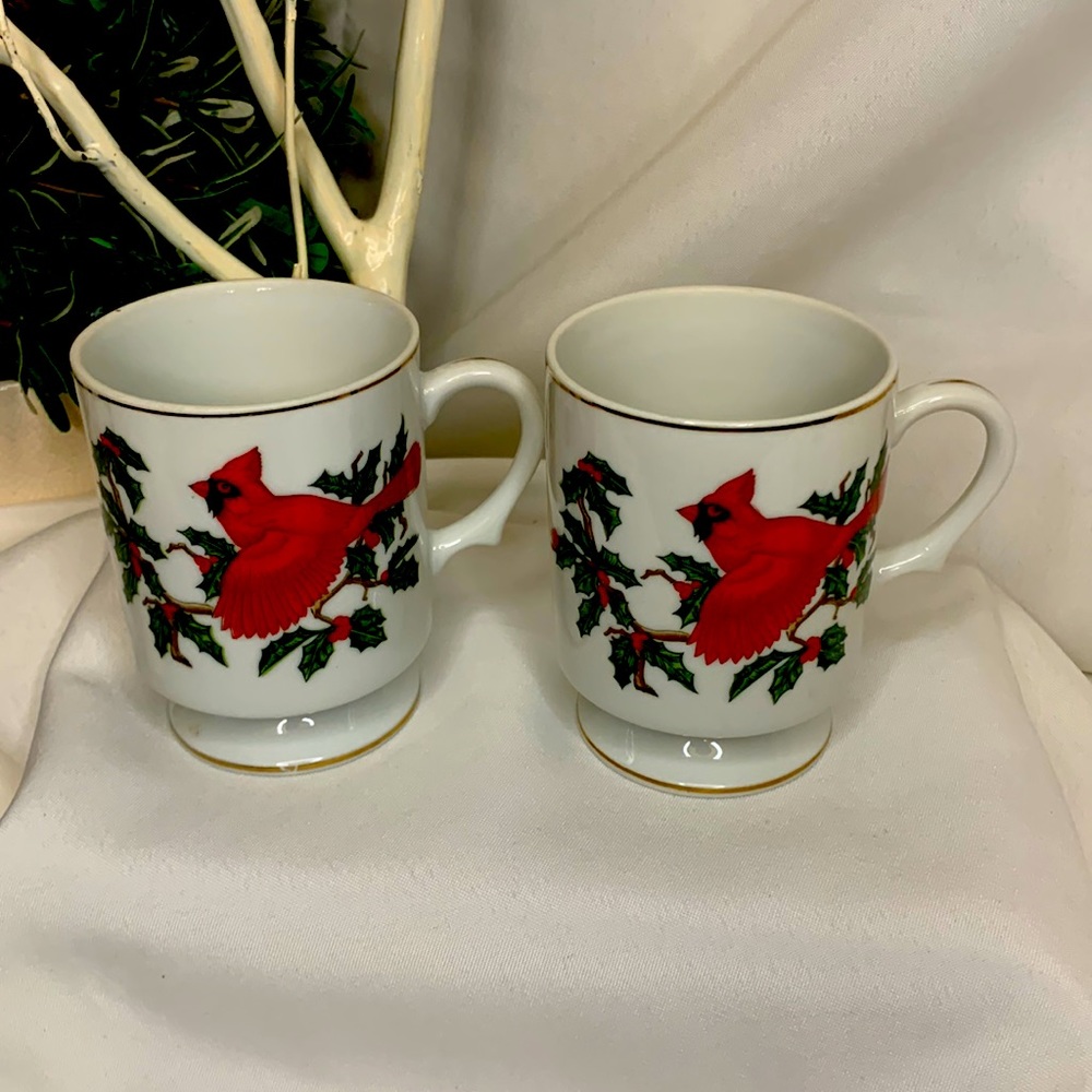 Set of 2 vintage LEFTON Christmas Cardinal mugs